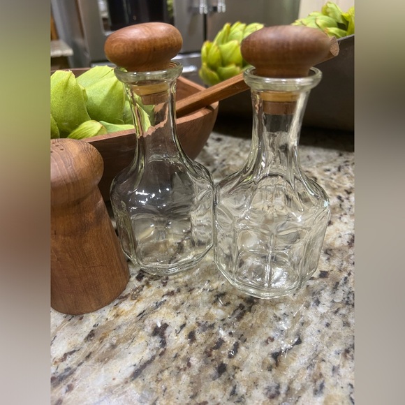 Goodwood Genuine Solid Teak by Julie Pomerantz. Salad bowl set never been used. - Picture 2 of 4
